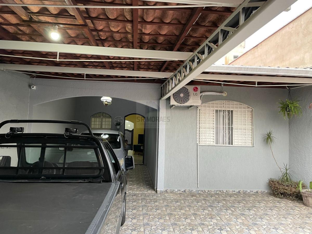 Casa à venda com 3 quartos, 106m² - Foto 1