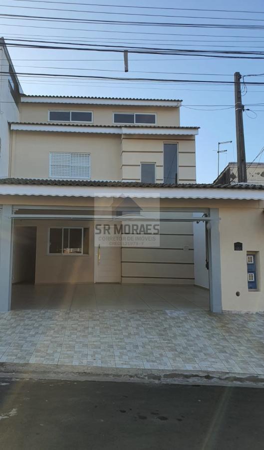 Casa à venda com 2 quartos, 140m² - Foto 1