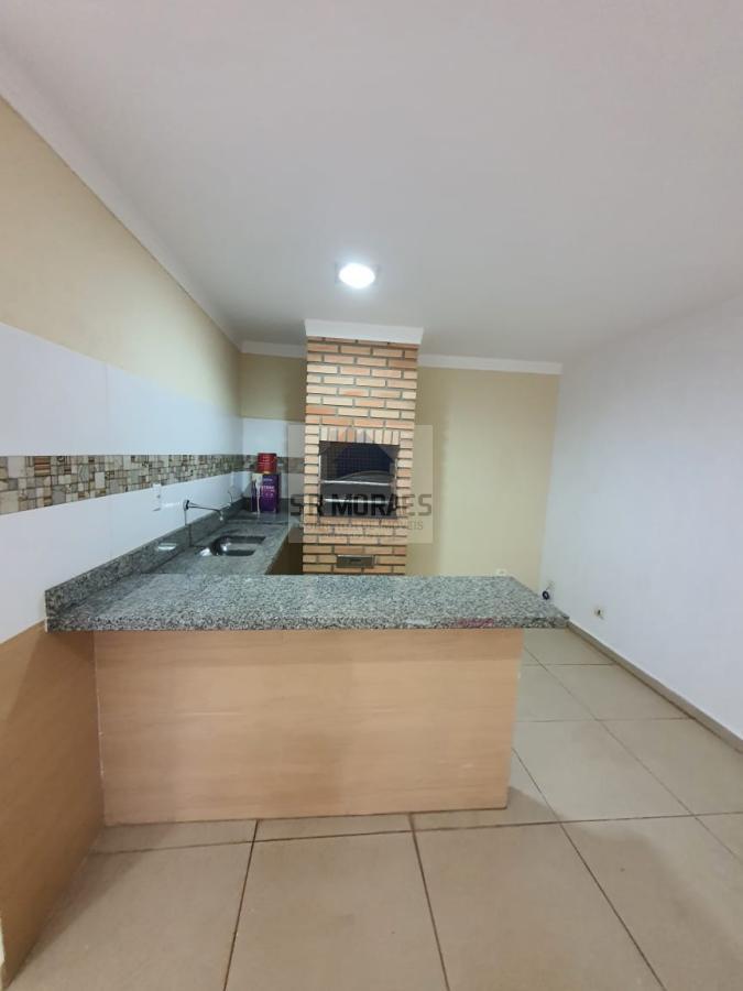 Casa à venda com 2 quartos, 140m² - Foto 2